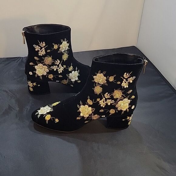 FOREVER 21 BLACK VELVET YELLOW FLORAL EMBROIDERED BOOTIES G1 - Picture 7 of 16